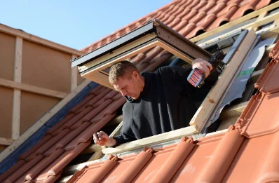 Pose de fenêtres de toit Velux à Landange